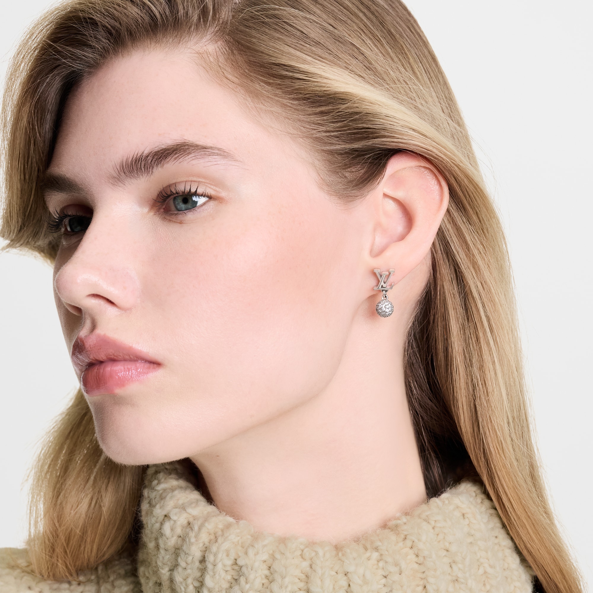 ピアス・LV アイコニック ルイザ ストラス S00｜ルイ・ヴィトン 公式